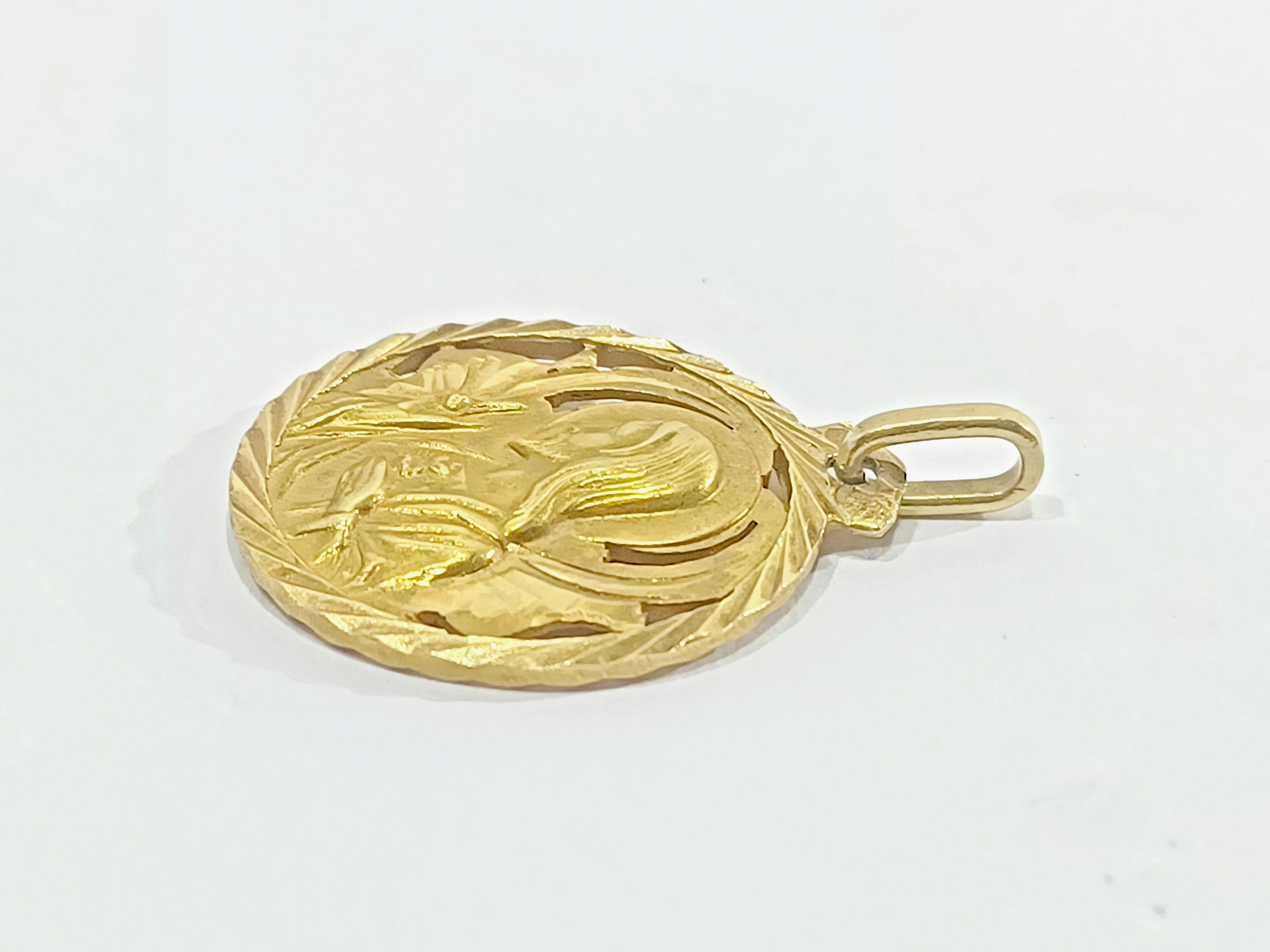 Gold Scapular Medal - Image 3