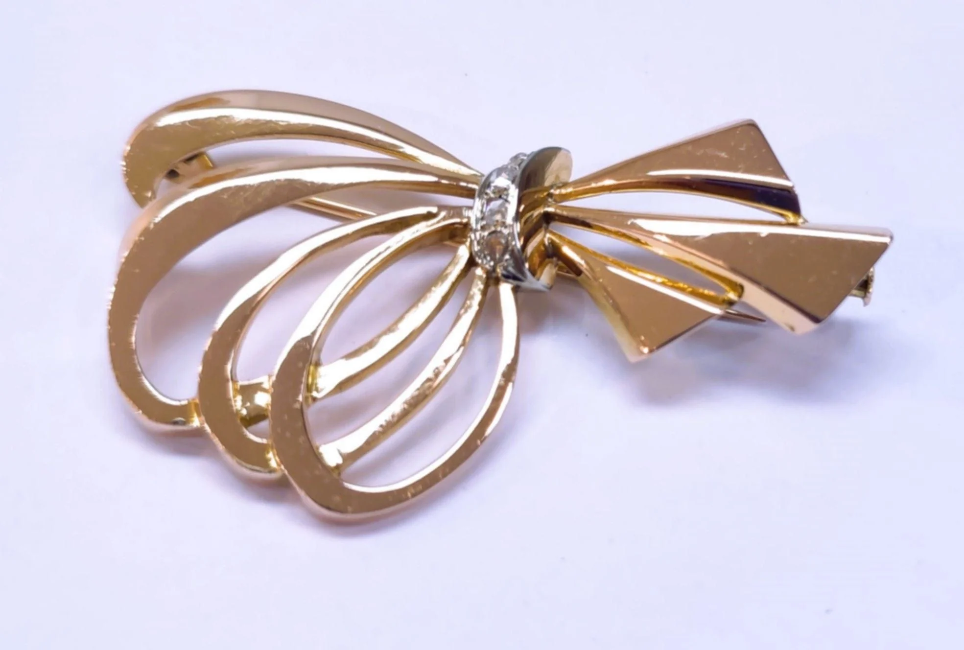 Diamond Bow Brooch - Image 5