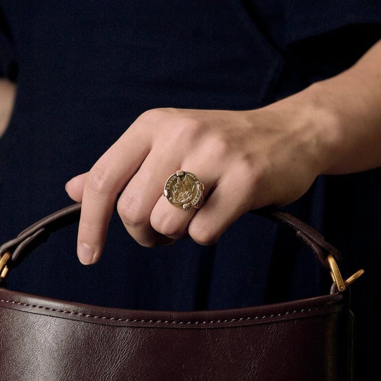 Yellow gold Coin Holder Ring  - Image 2