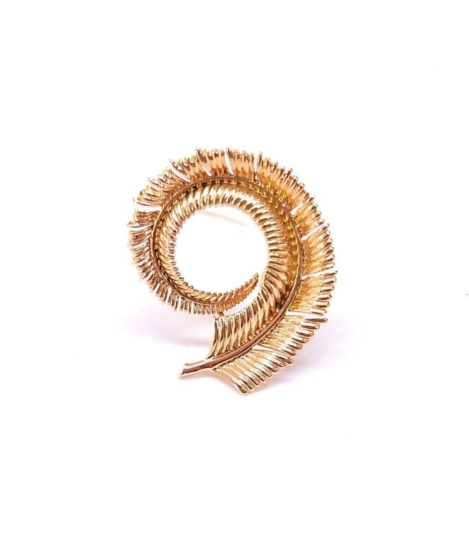 Feather brooch in yellow gold - Image 3