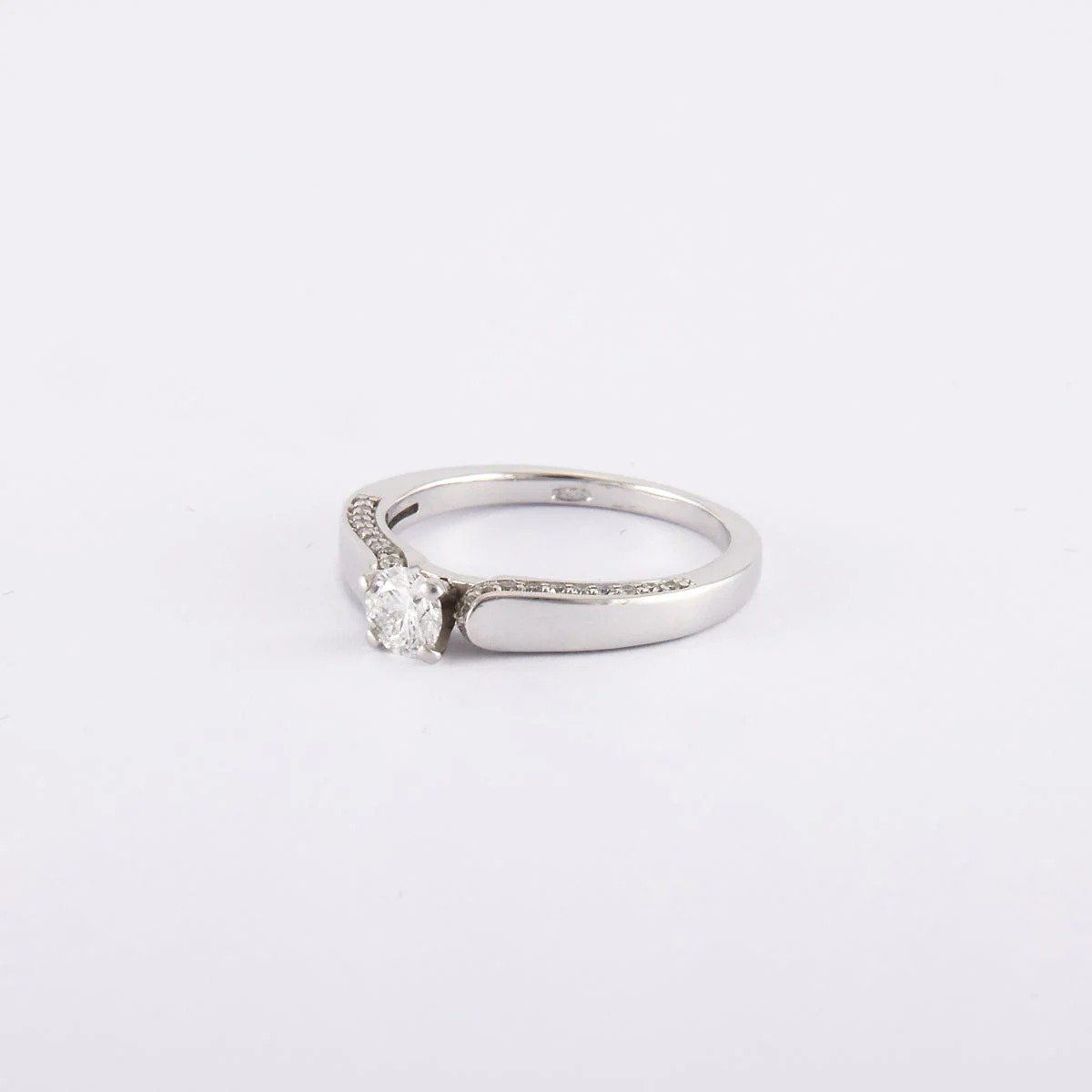 0.30 Carat Diamond Solitaire Ring - Image 6
