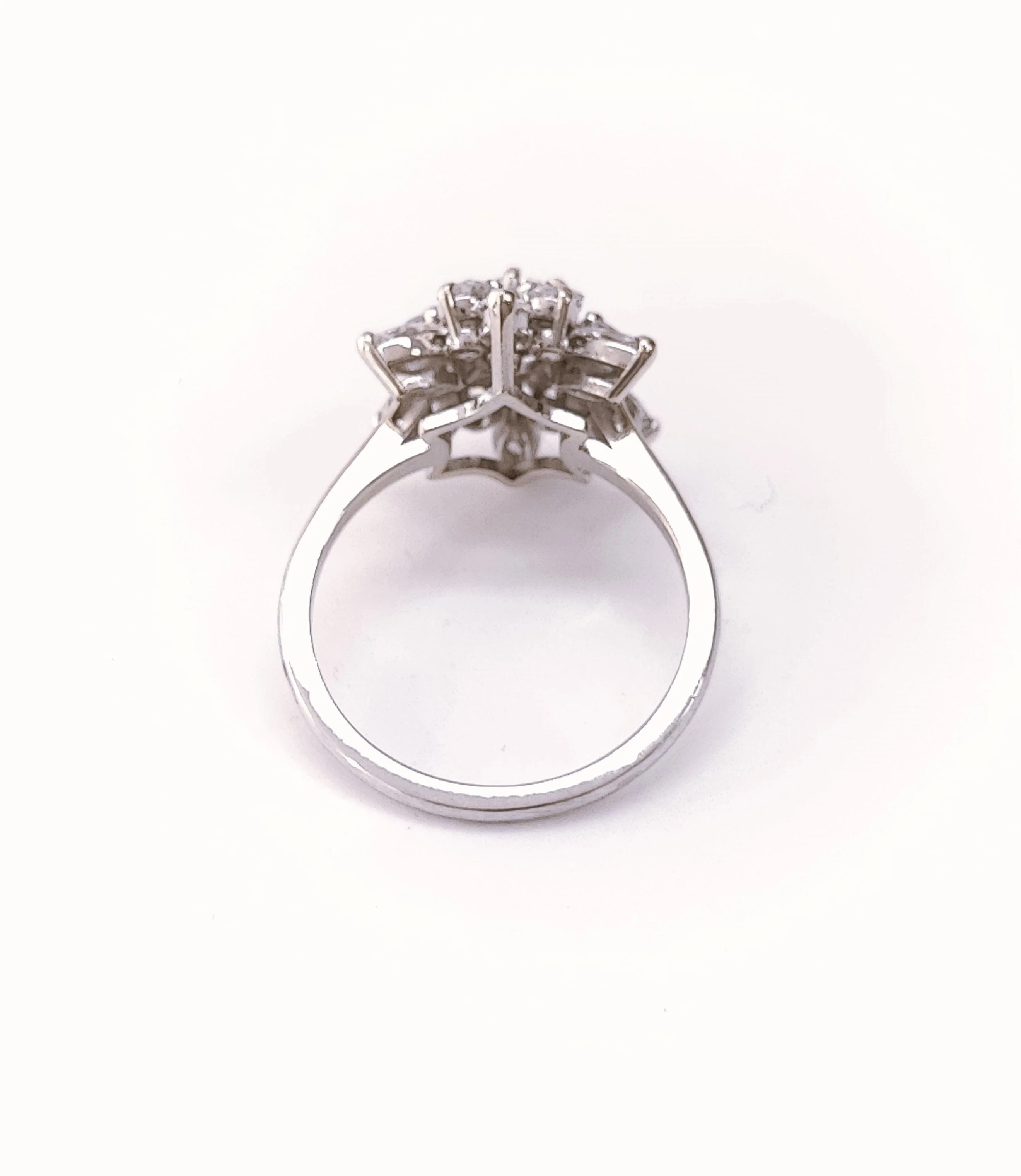 Snowflake ring in white gold & diamonds - Image 4