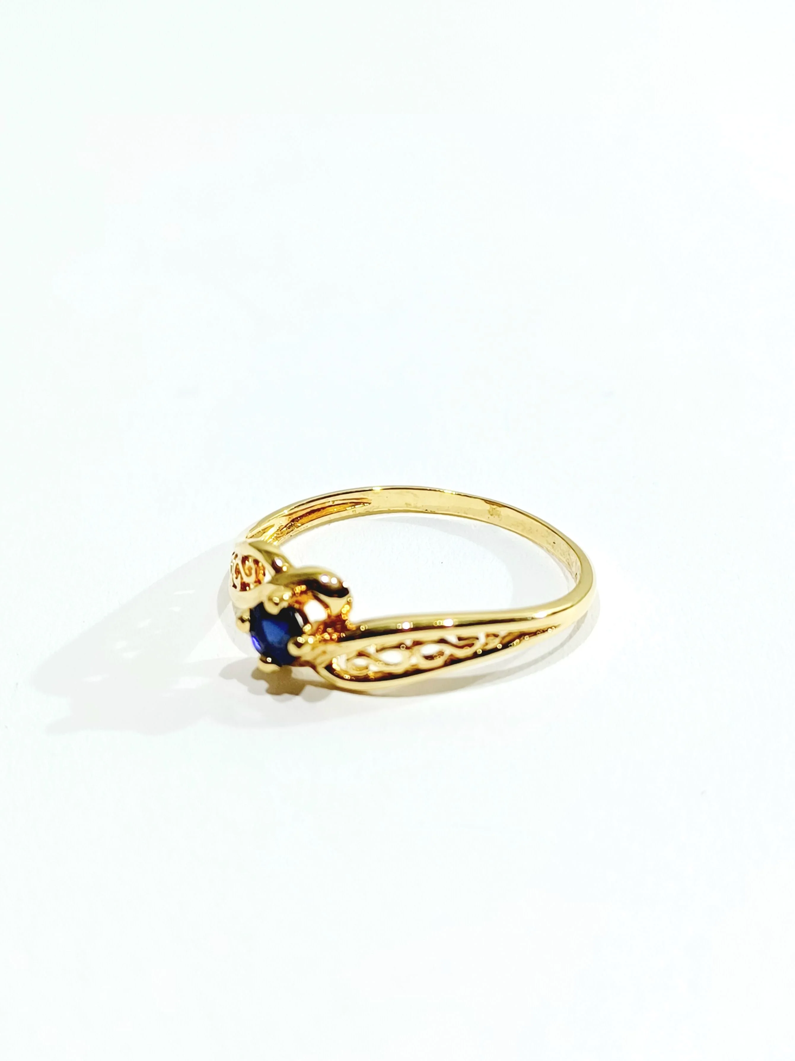 Yellow Gold Sapphire Ring - Image 8