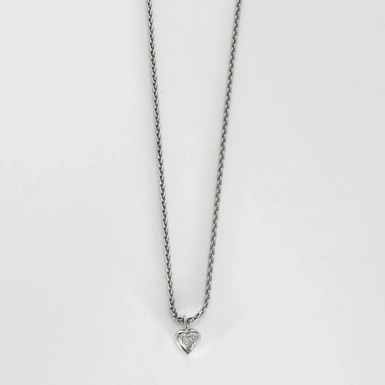 White gold heart-cut diamond necklace - Image 2