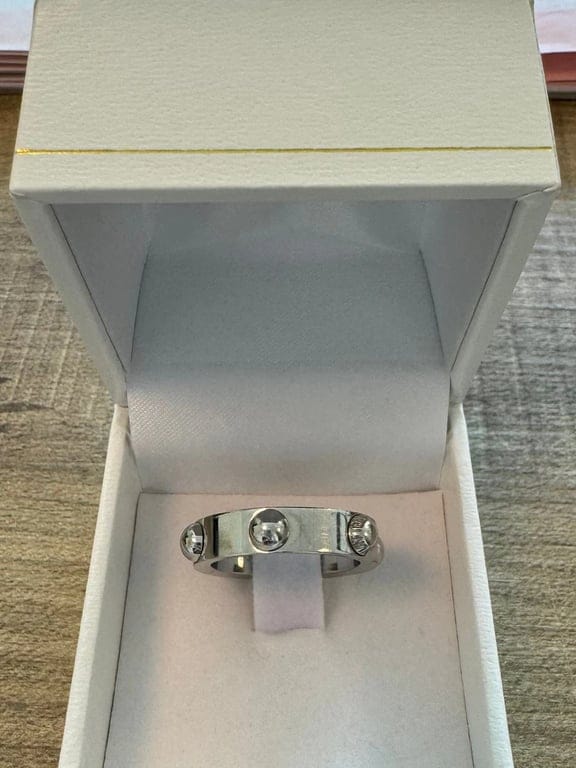 Louis Vuitton - “Clous” ring in white gold - Image 4
