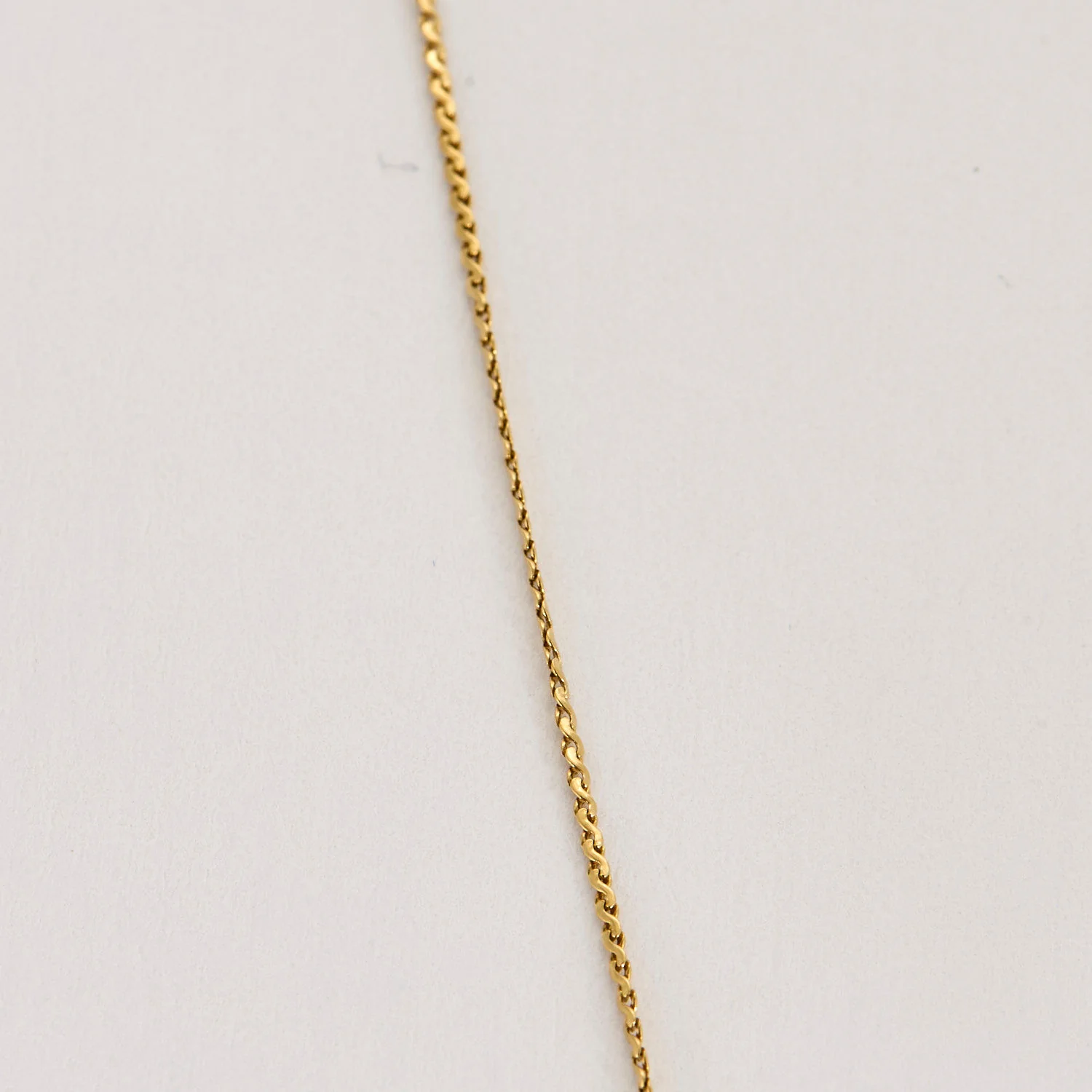 Yellow gold and sapphire heart necklace - Image 3