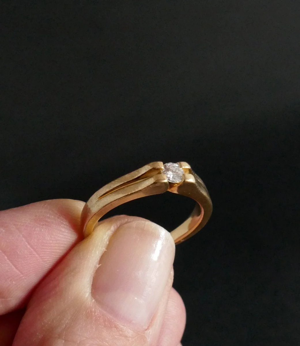 Diamond Solitaire, Yellow Gold - Image 3