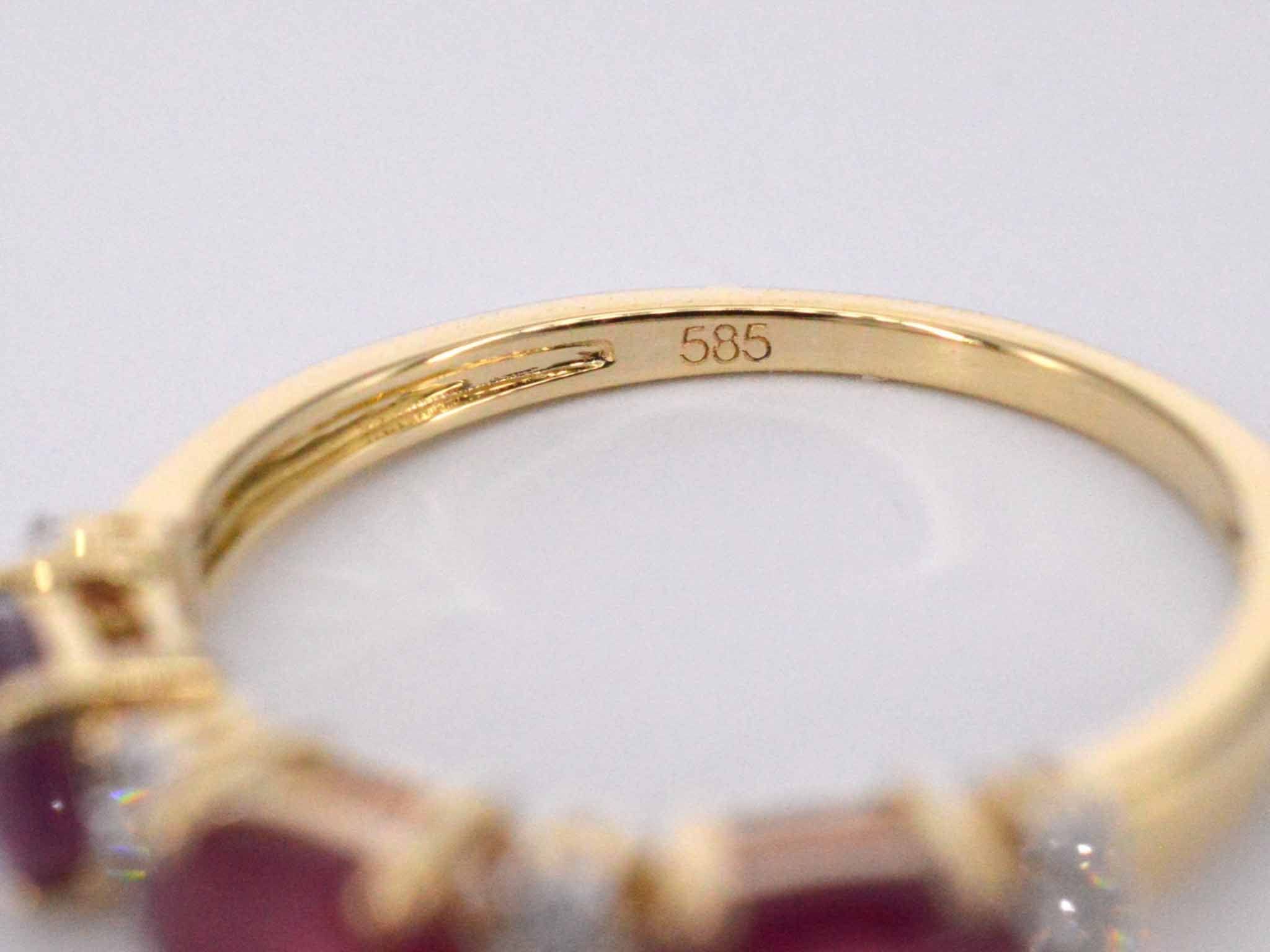 Gold ring with diamonds and ruby - Image 2