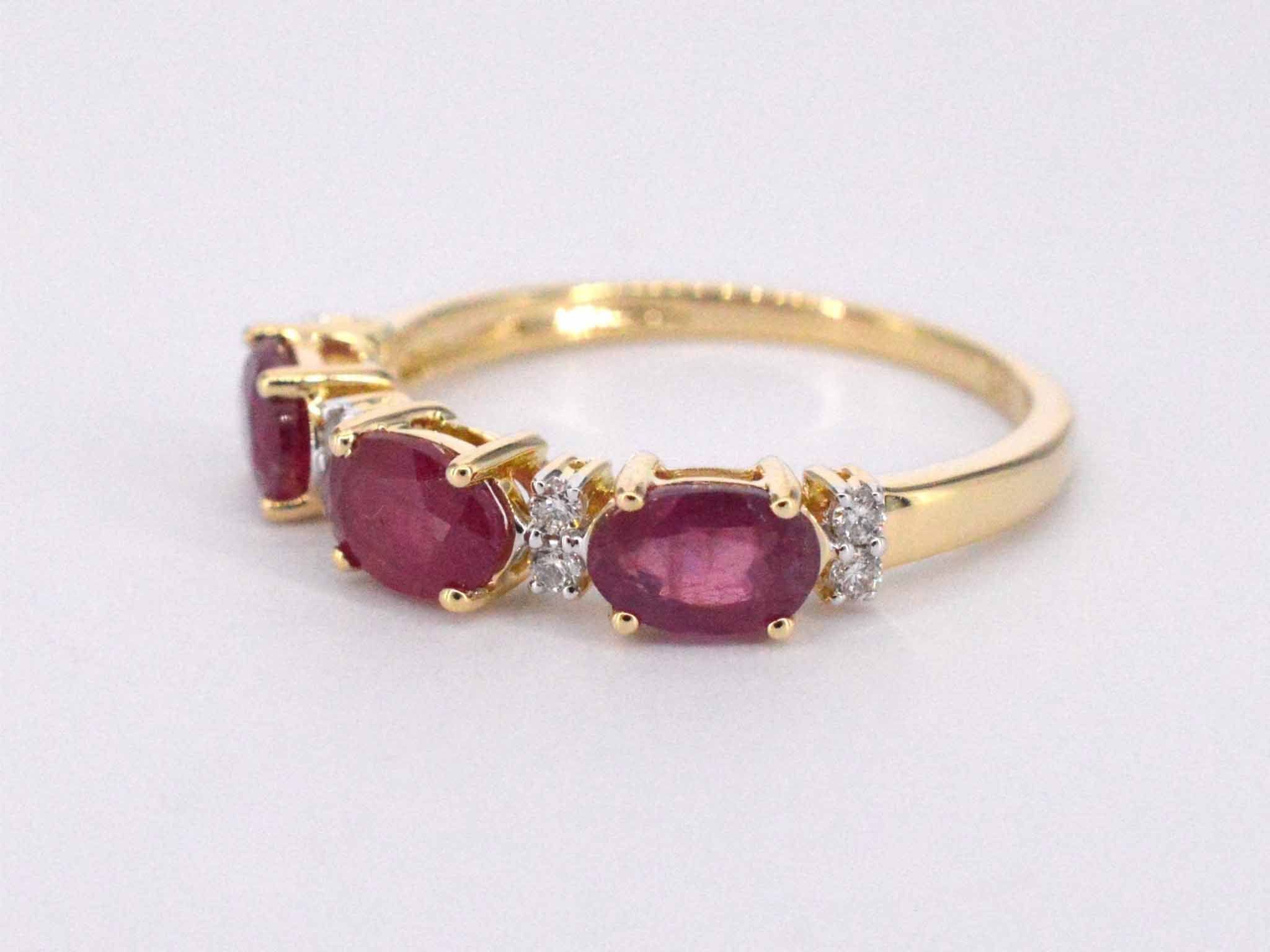 Gold ring with diamonds and ruby - Image 4
