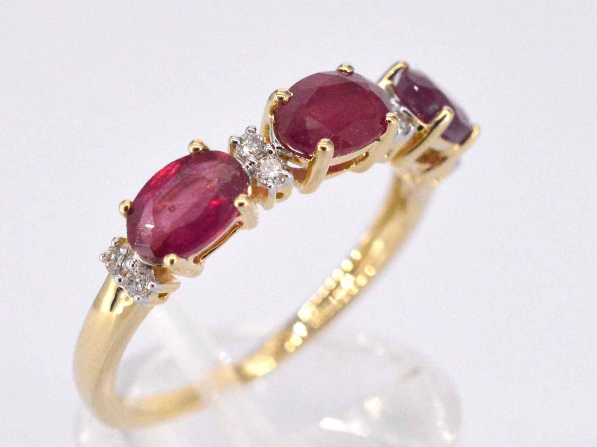 Gold ring with diamonds and ruby - Image 7