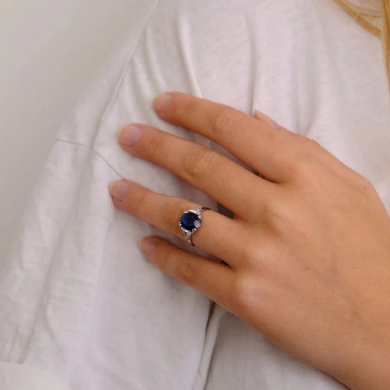 2.64ct Sapphire and Diamond Ring - Image 2