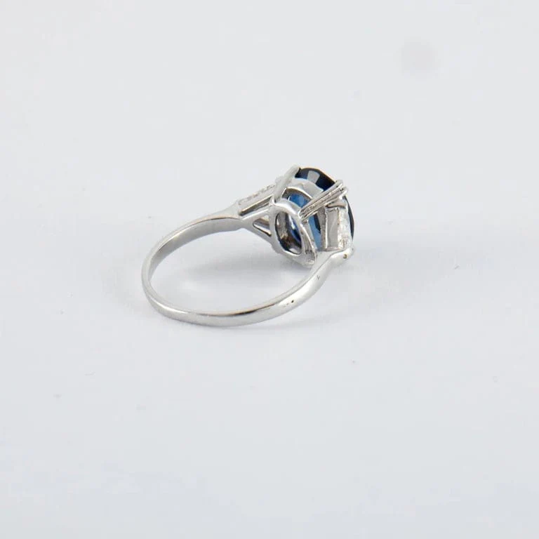 2.64ct Sapphire and Diamond Ring - Image 8