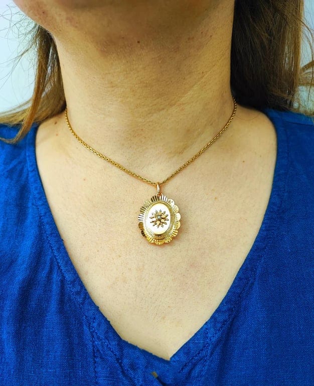 Opening medallion - Image 2