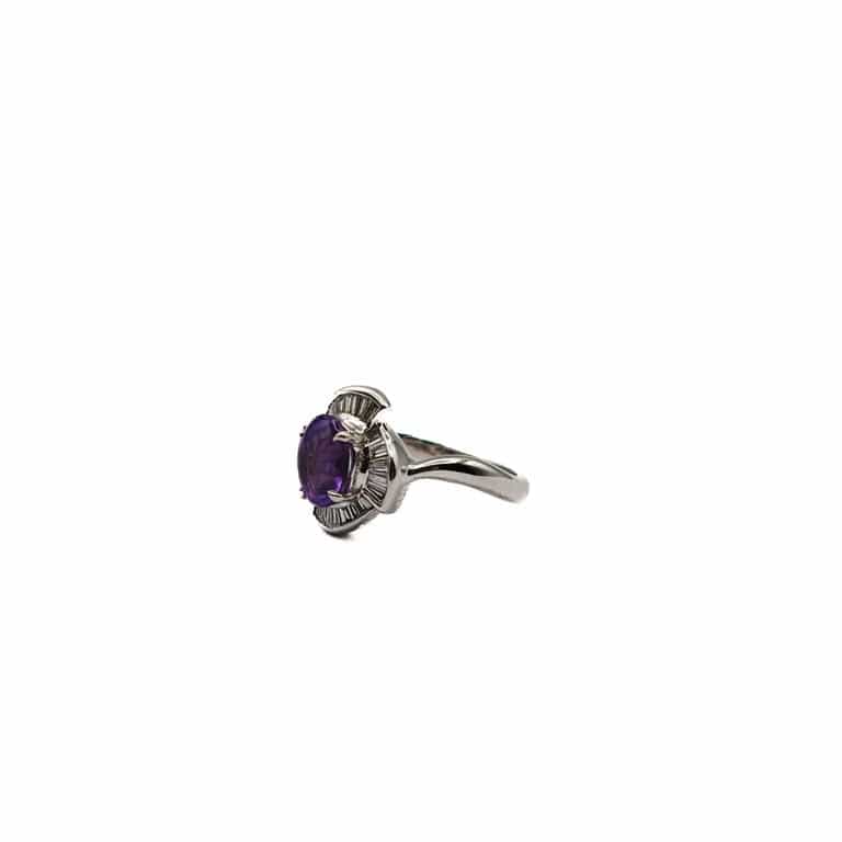 White gold ring with amethyst  - Image 3