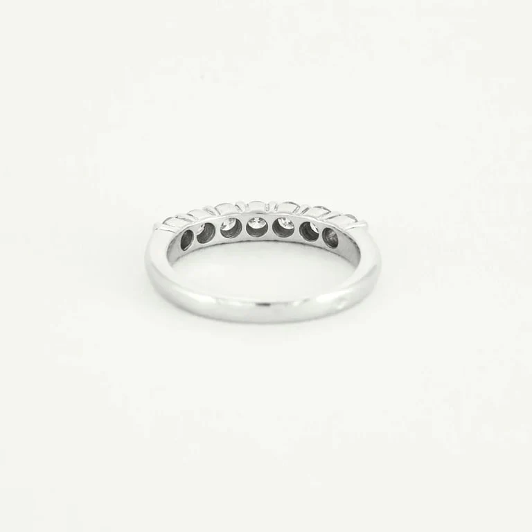 White gold diamond wedding ring - Image 6