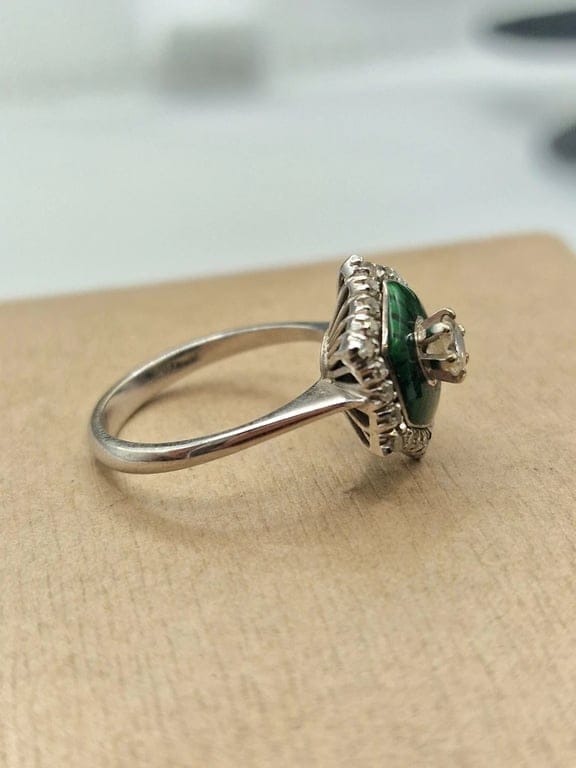 Solitaire ring in white gold and enamel, adorned with a diamond.  - Image 7