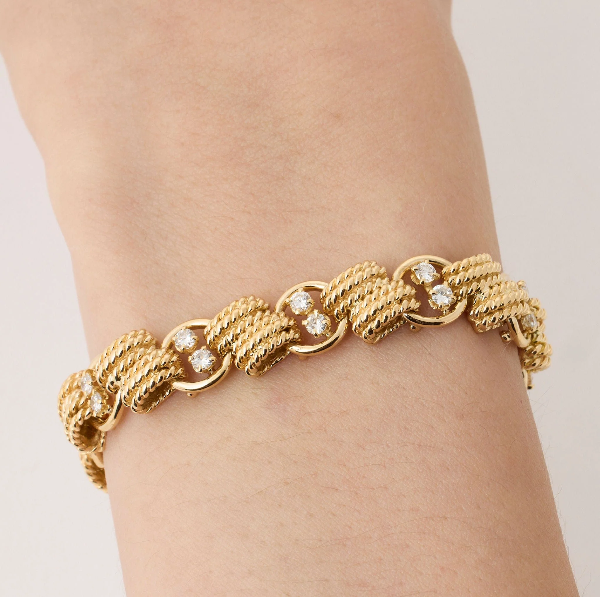 Van Cleef and Arpels - Vintage Yellow Gold & Diamond Bracelet - Image 5