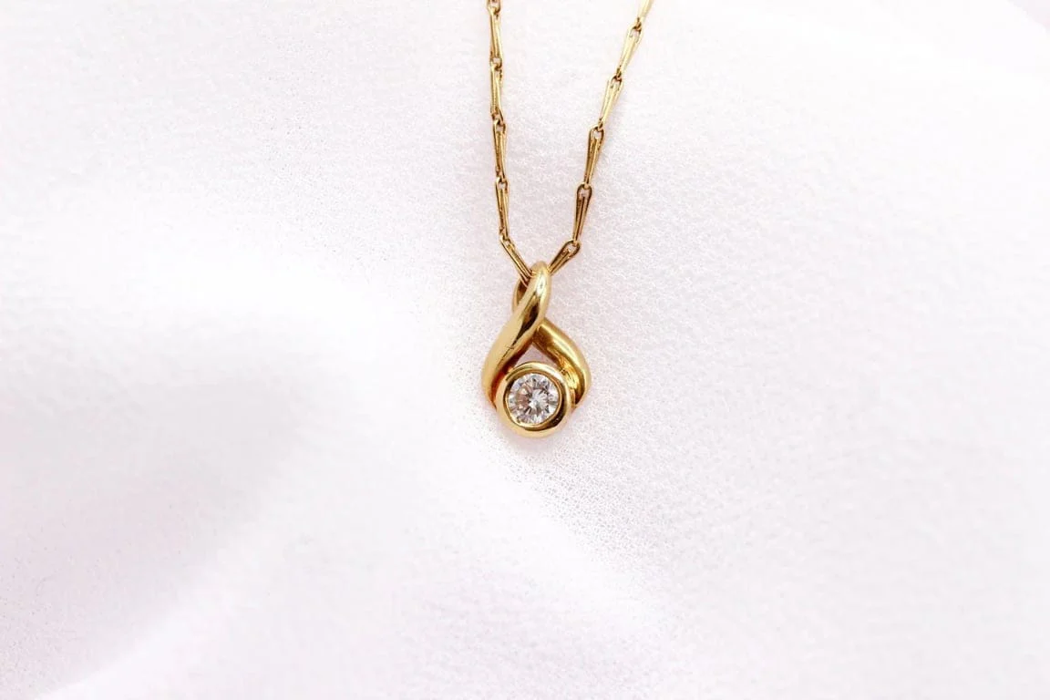 Yellow gold diamond hoop pendant  - Image 2