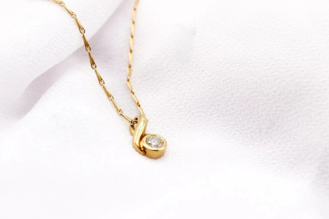 Yellow gold diamond hoop pendant  - Image 7