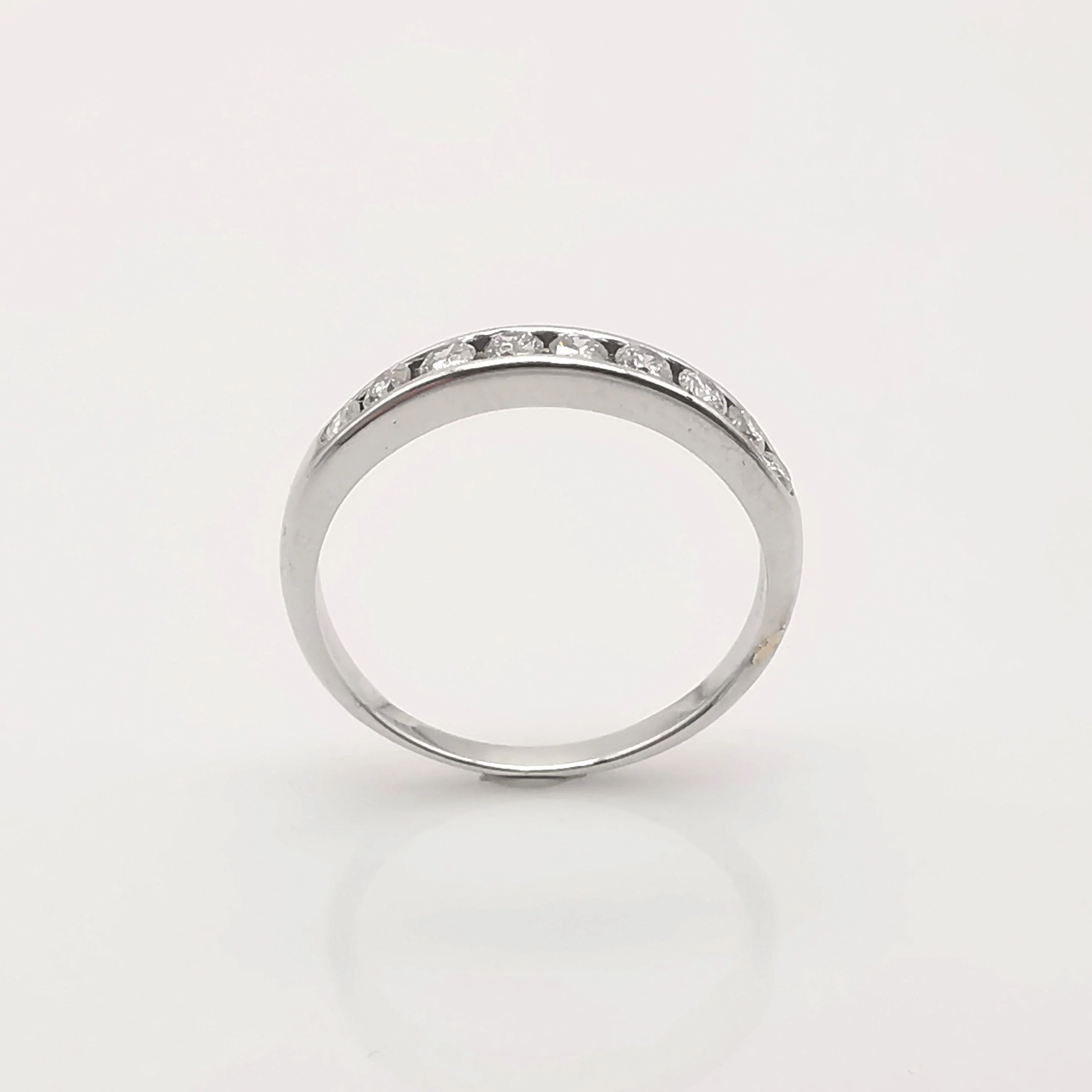 Gold and diamond wedding ring - Image 6