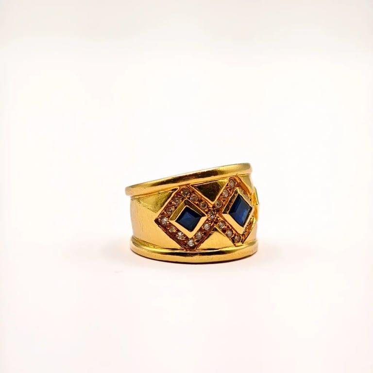 Vintage Sapphire & Diamond Ring  - Image 3