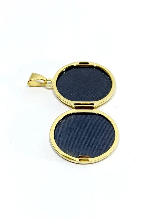 Gold photo pendant - Image 11