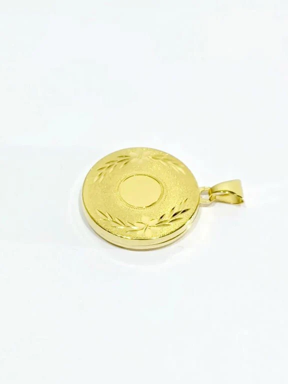 Gold photo pendant - Image 14