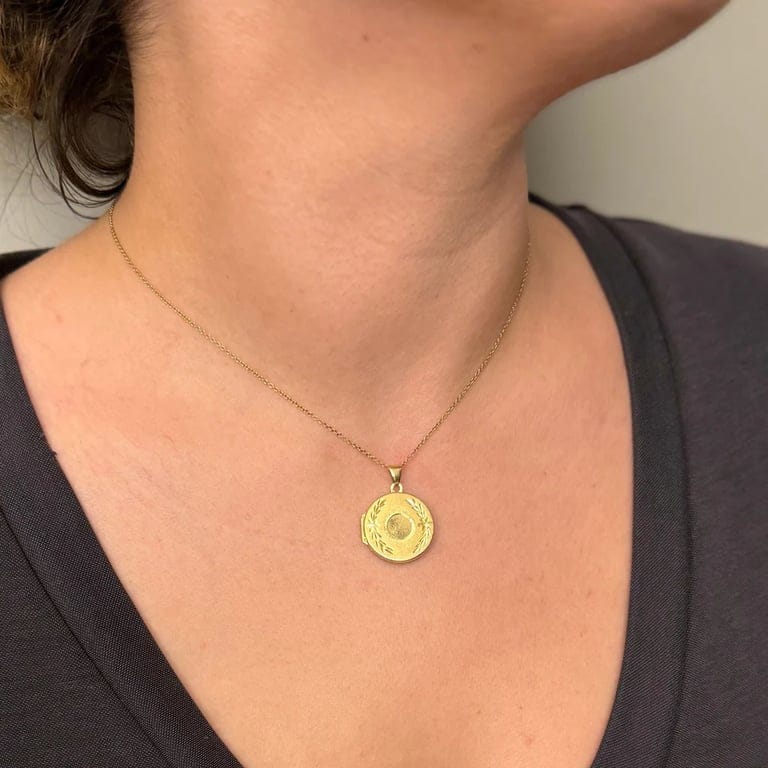 Gold photo pendant - Image 2