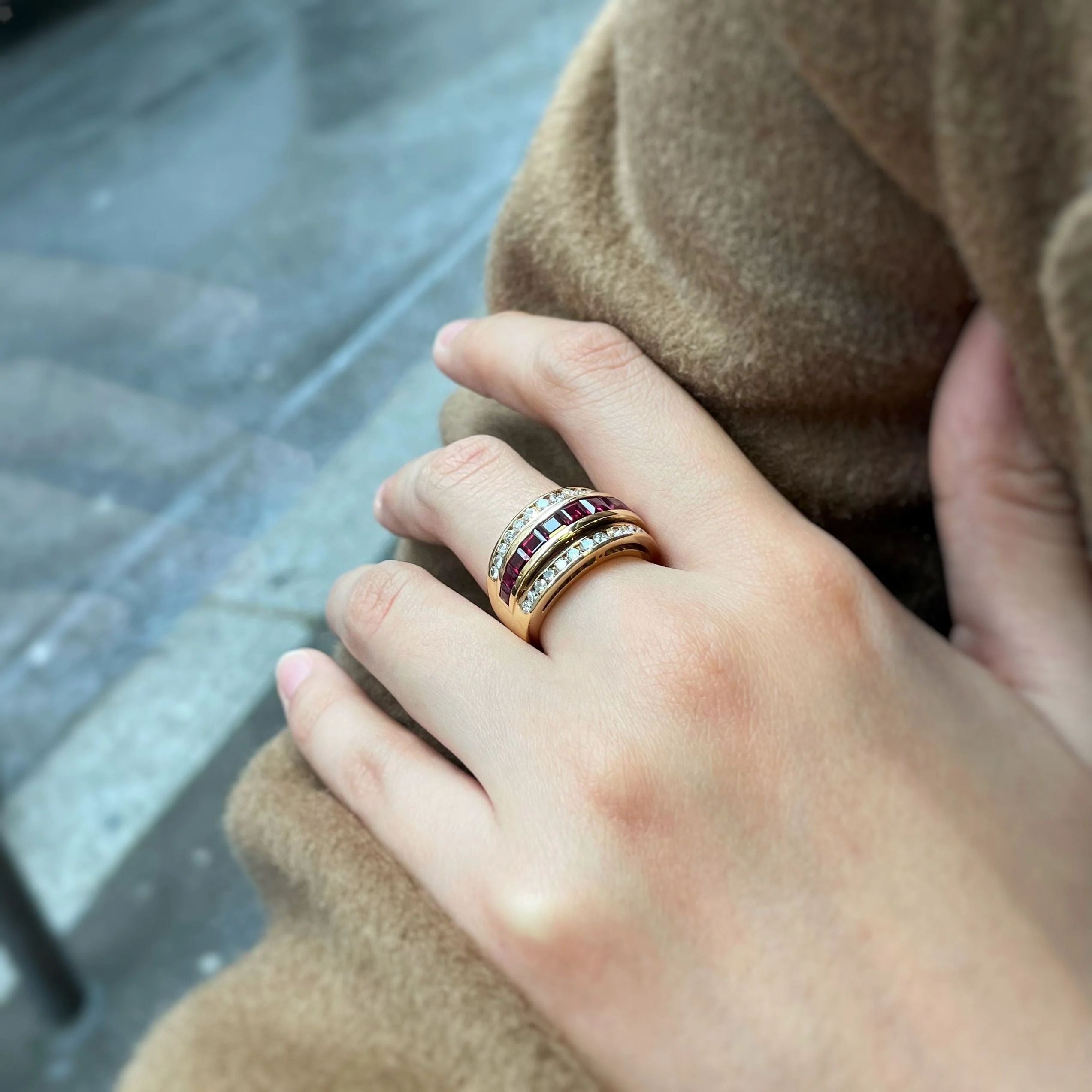 Yellow gold ring with ruby diamonds - Image 4