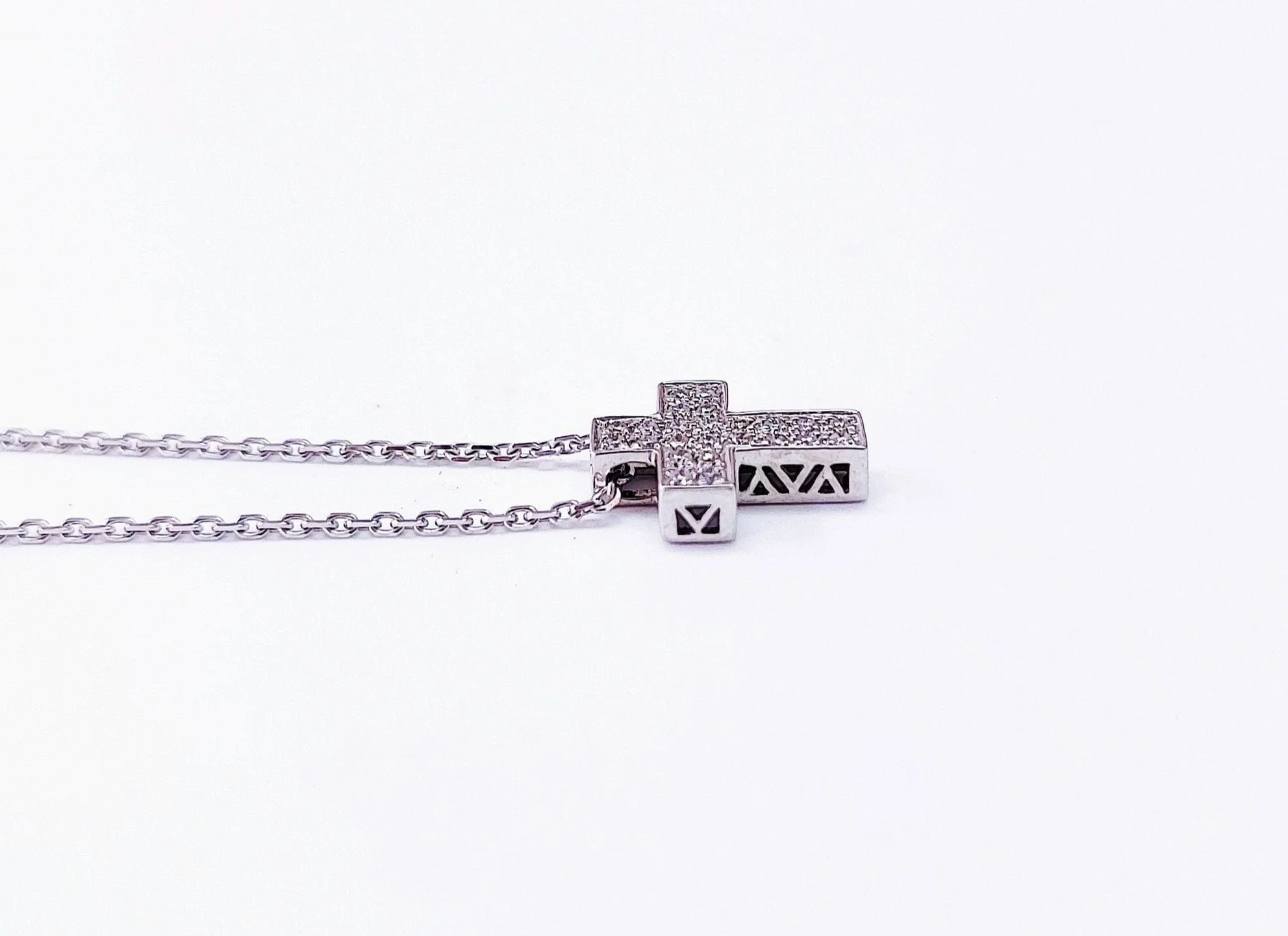 Cross on chain, white gold and diamonds - Image 4