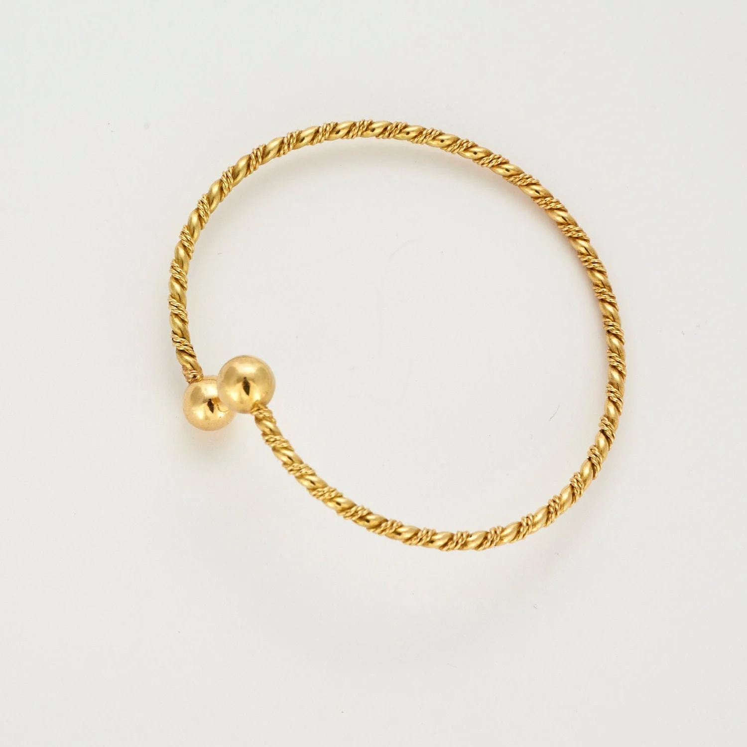 Yellow gold bangle - Image 4