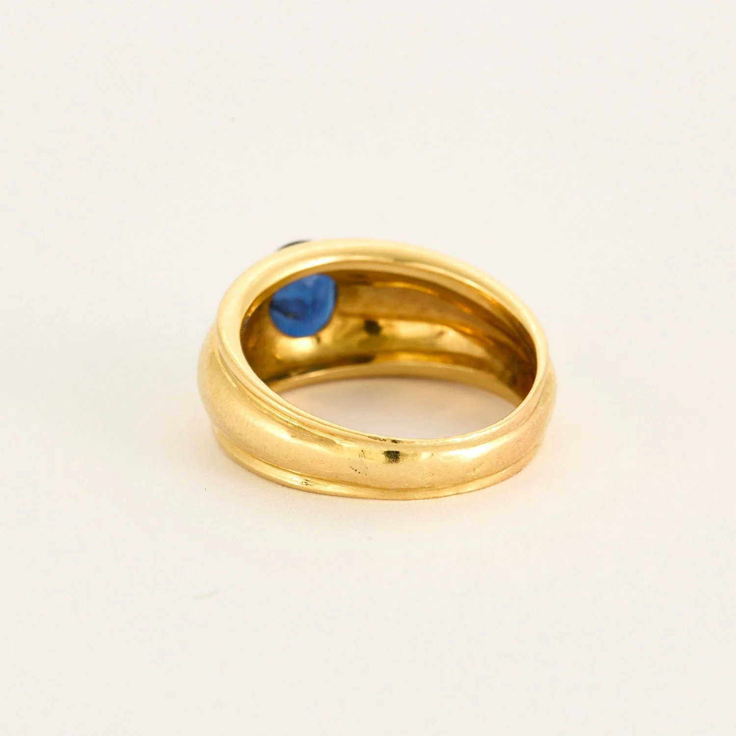 Yellow Gold Sapphire Ring - Image 5