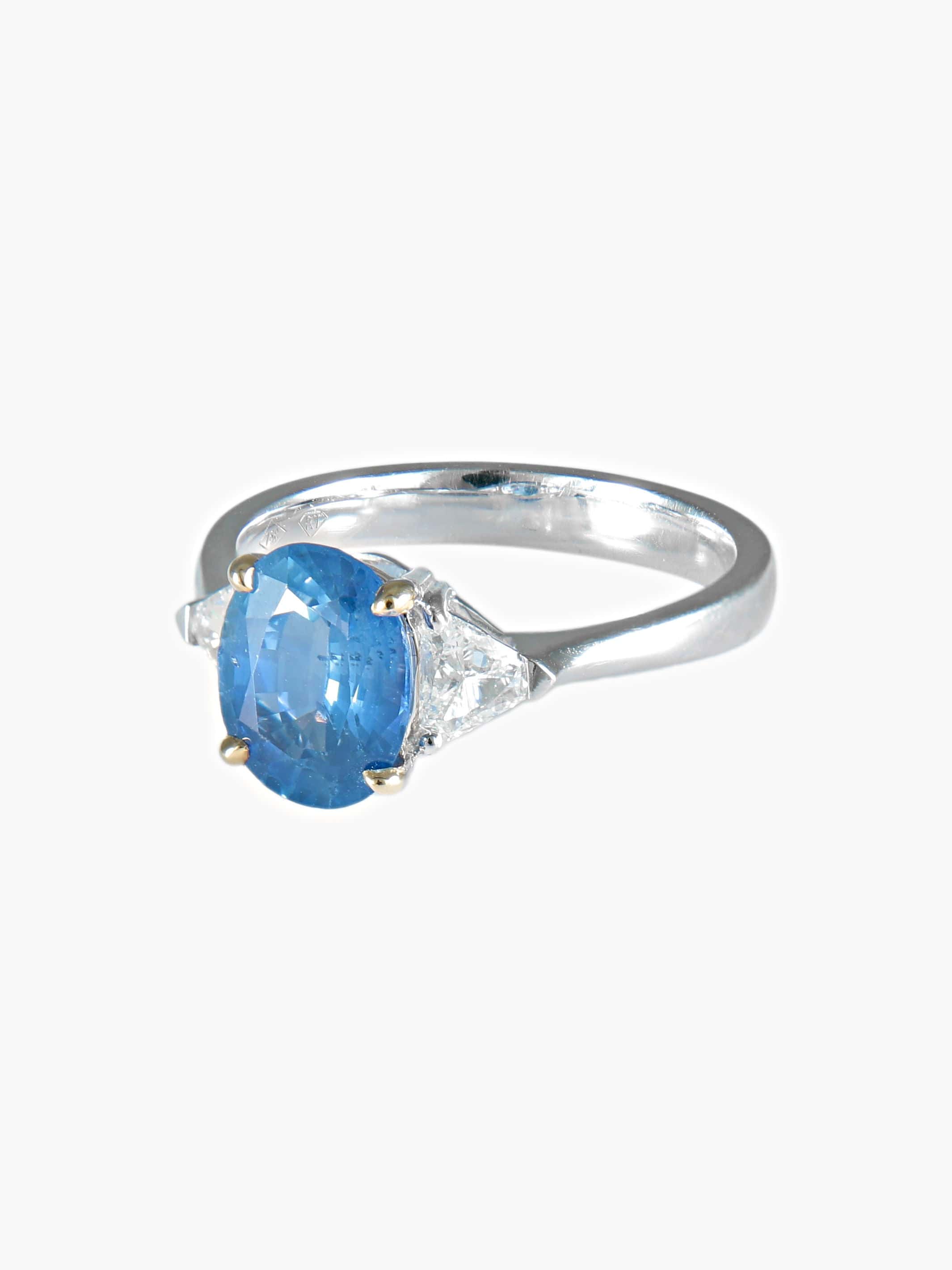 Sapphire and Diamond Ring - Image 7
