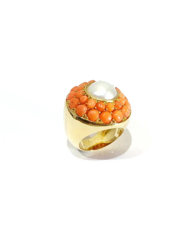Coral pearl ring with central pearl in 18-carat yellow gold - Image 4