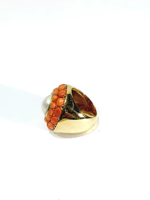 Coral pearl ring with central pearl in 18-carat yellow gold - Image 8