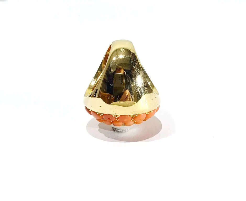 Coral pearl ring with central pearl in 18-carat yellow gold - Image 9
