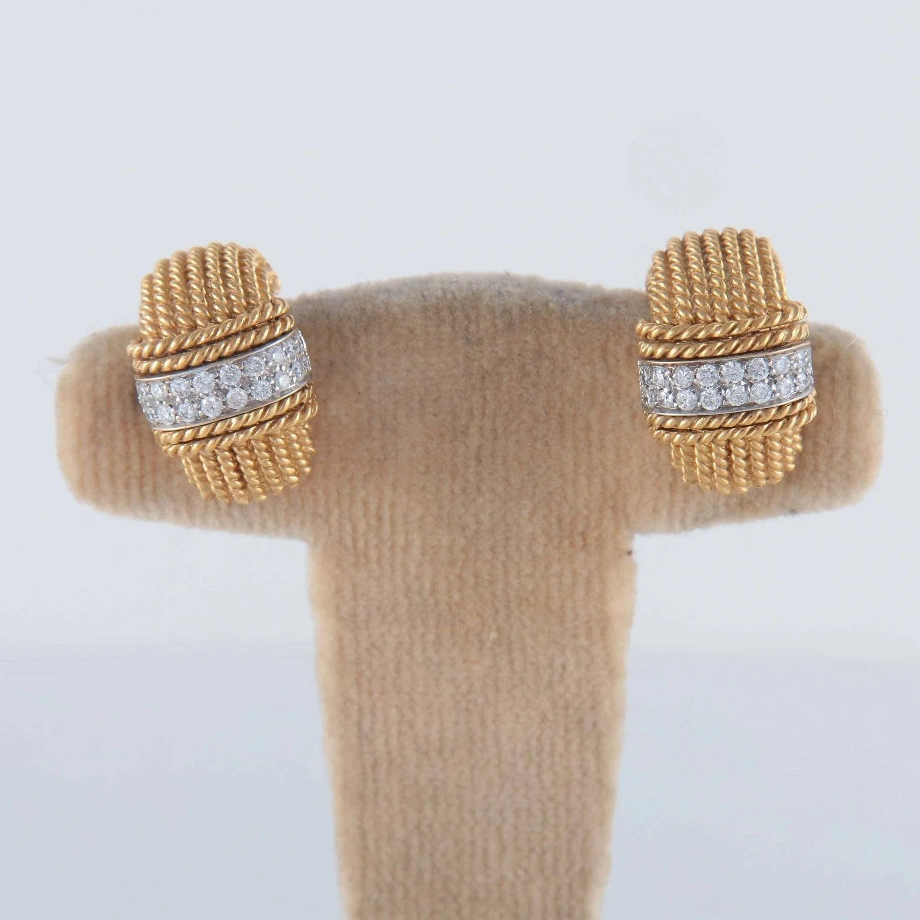 Yellow gold earrings, diamonds - Image 2