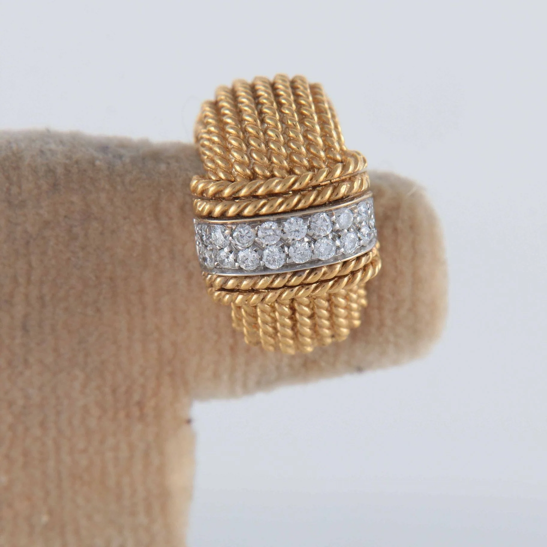 Yellow gold earrings, diamonds - Image 4