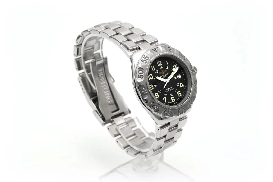 Breitling - Colt quartz watch in steel, mineral glass  - Image 8