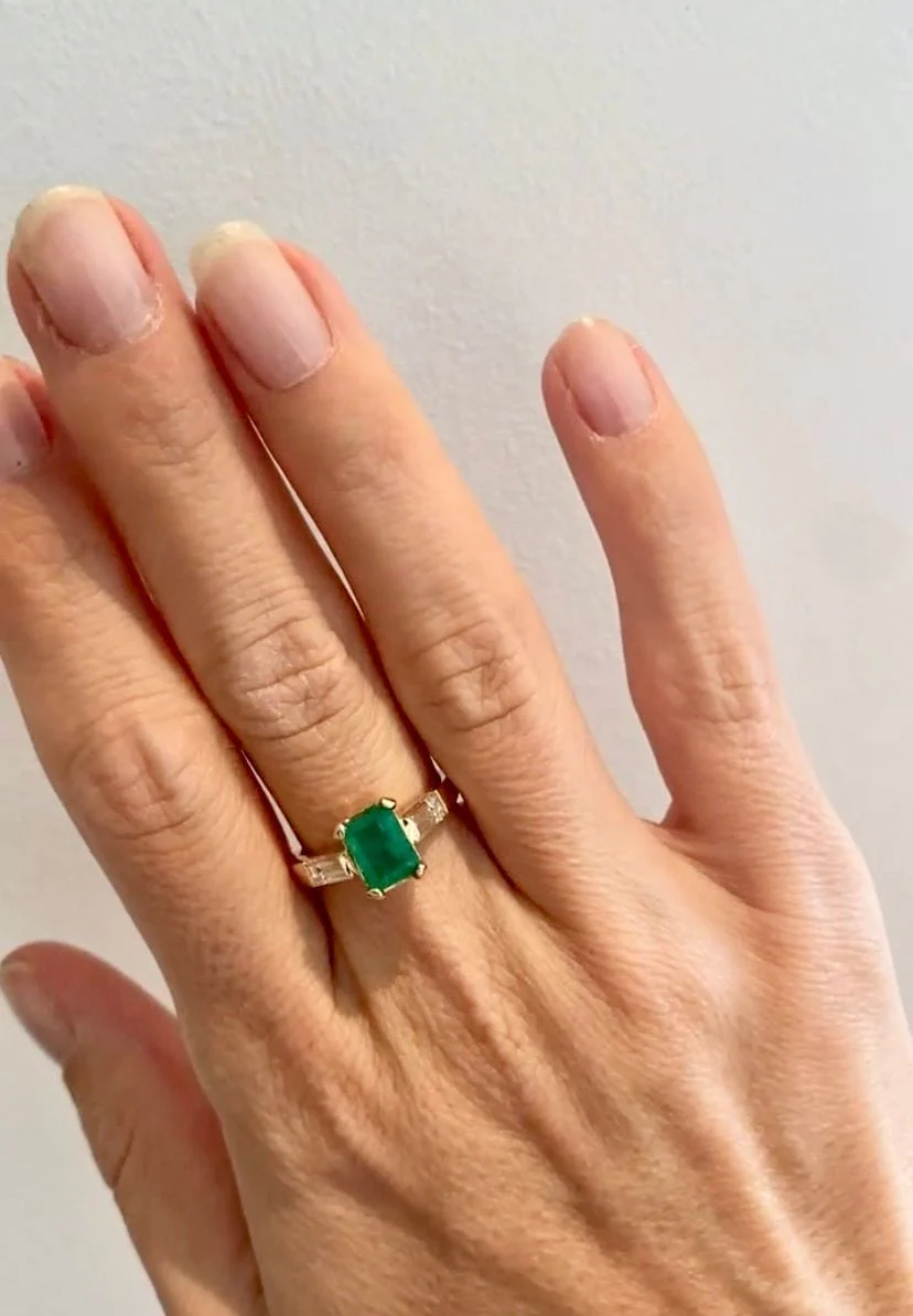 Emerald yellow gold ring - Image 3