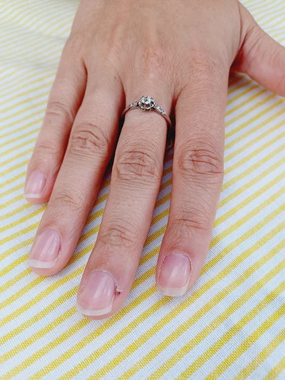 Solitaire in platinum and diamonds - Image 15
