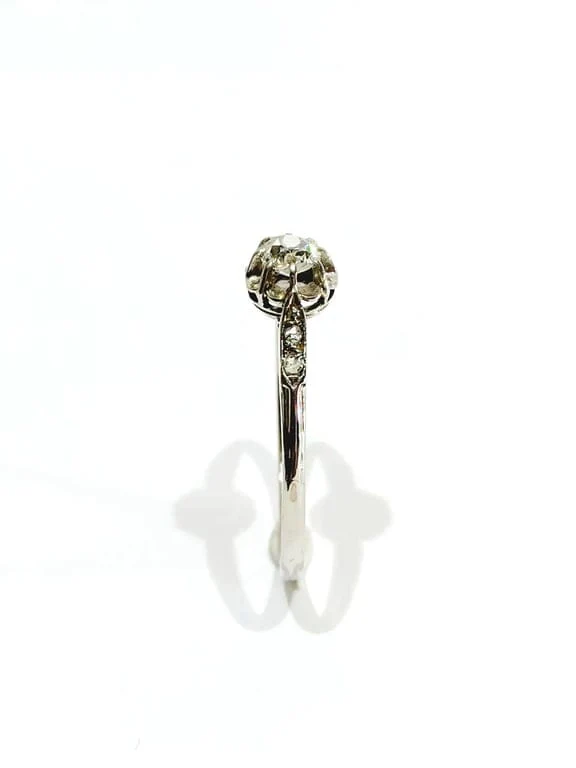 Solitaire in platinum and diamonds - Image 8