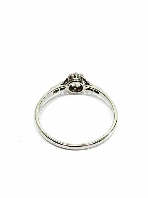 Solitaire in platinum and diamonds - Image 9