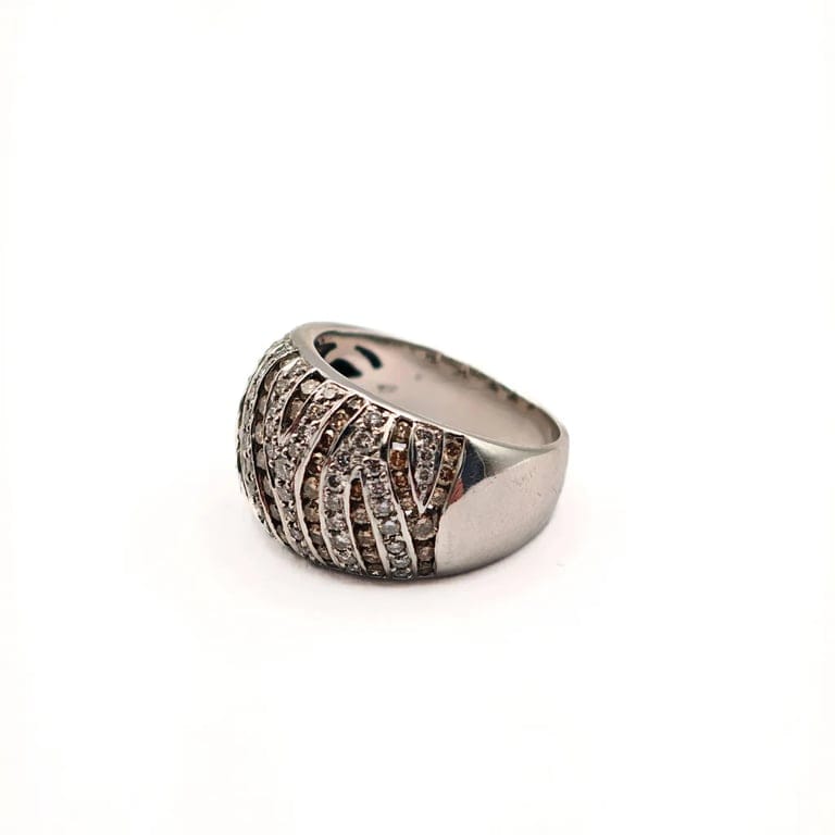 White gold and diamond ring  - Image 3