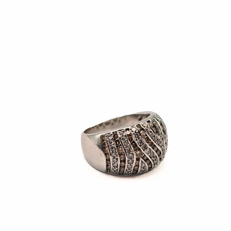 White gold and diamond ring  - Image 4