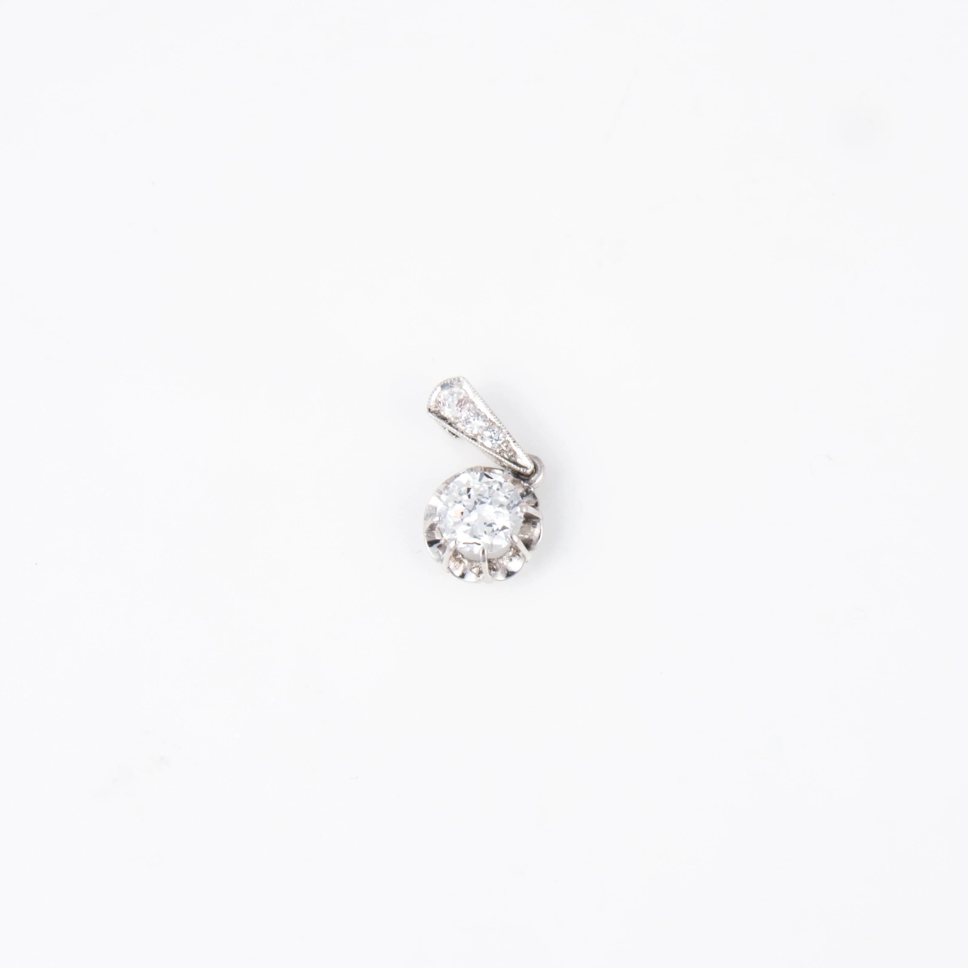 Solitaire diamond pendant - Image 5