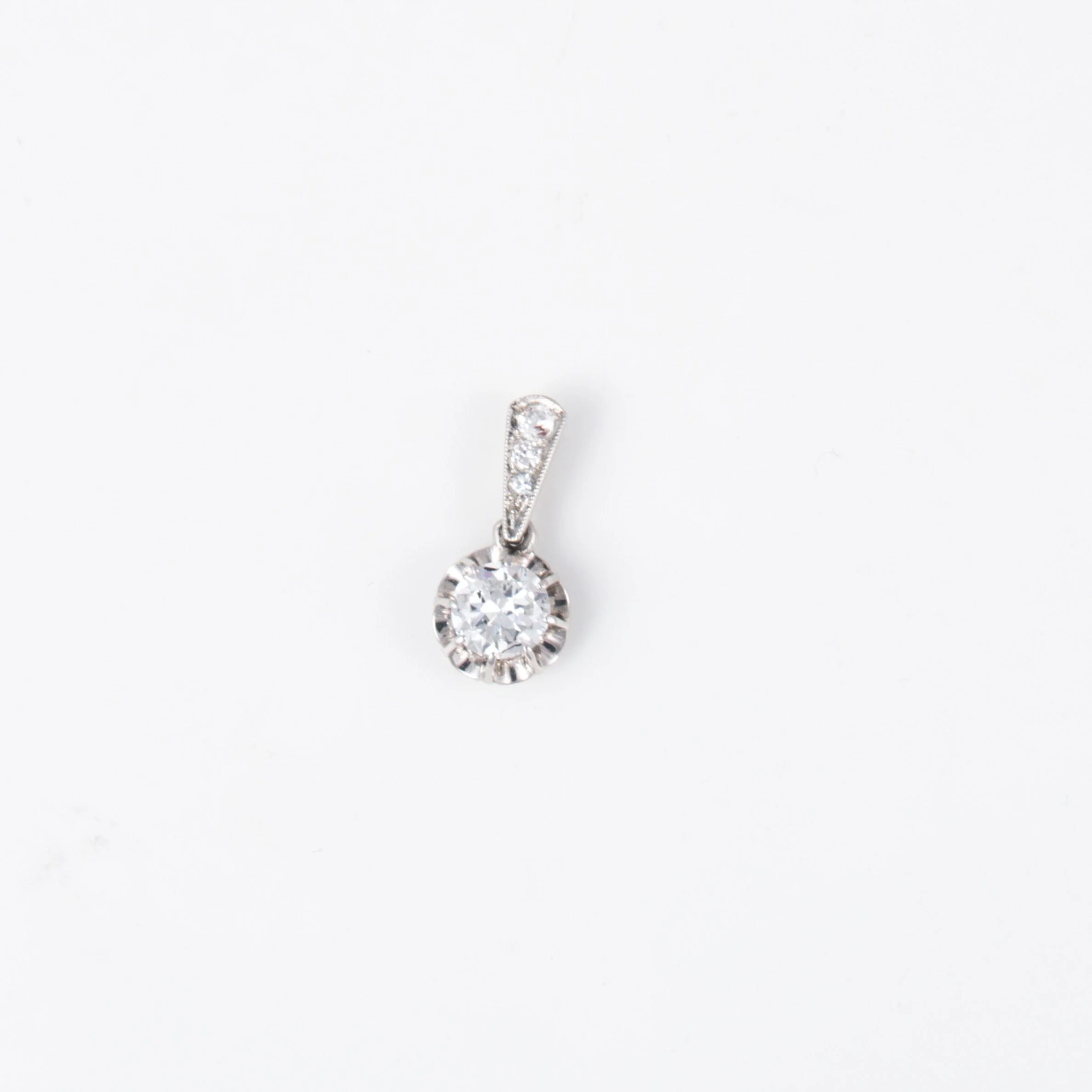 Solitaire diamond pendant - Image 7