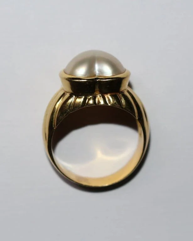 Mabé Pearl Heart Ring in Yellow Gold  - Image 5