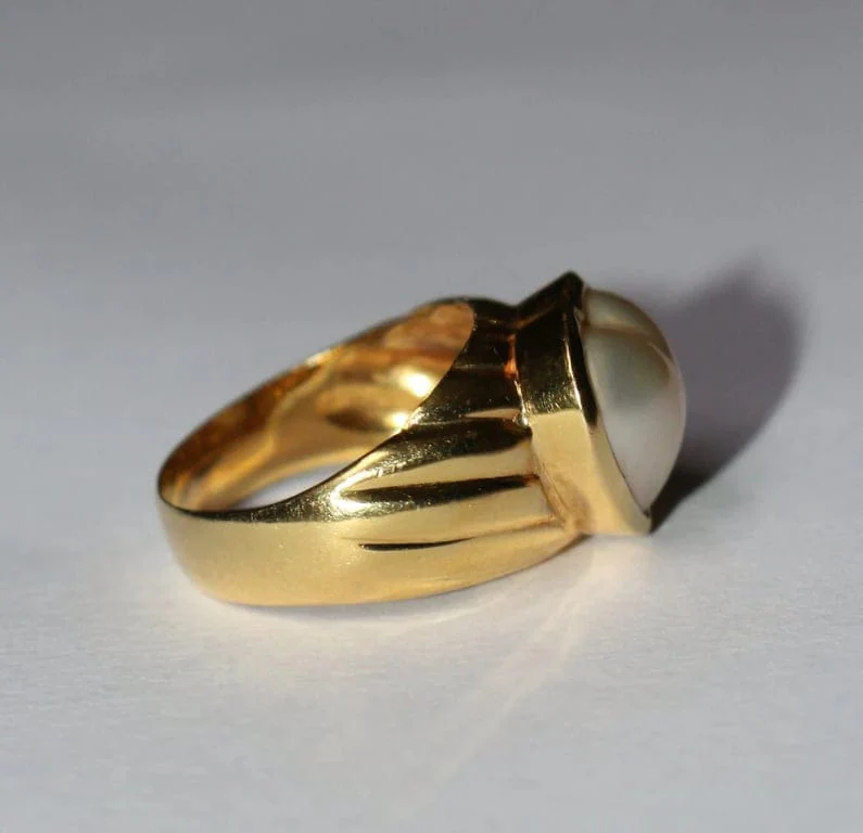 Mabé Pearl Heart Ring in Yellow Gold  - Image 6