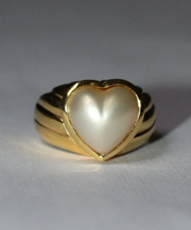 Mabé Pearl Heart Ring in Yellow Gold  - Image 8
